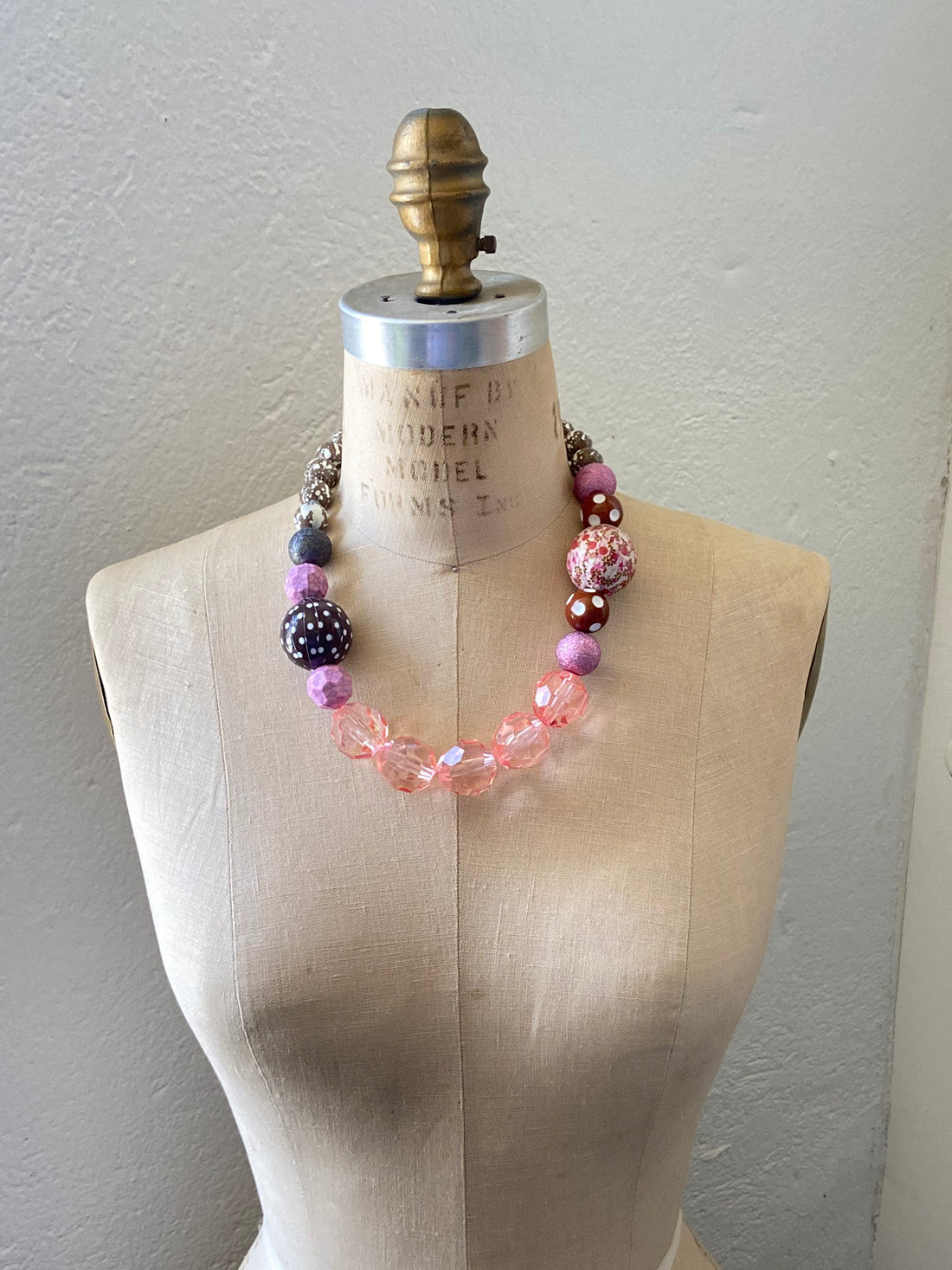 Queen Mum Boardwalk Choker Necklace