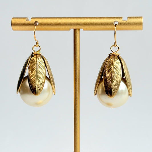 Lenora Dame Bead Cap Earring in Cream Pearl