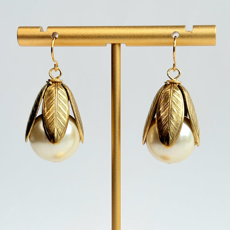 Lenora Dame Bead Cap Earring in Cream Pearl